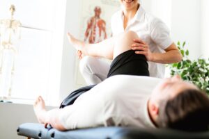 fisioterapia dopo intervento protesi di ginocchio - SanaMedical Centro Ortopedico e Fisioterapico