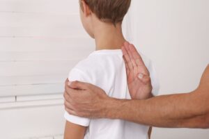 disturbi della colonna bambino - SanaMedical centro ortopedico e fisioterapico