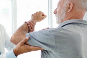 riabilitazione tendinopatia bicipite brachiale - SanaMedical centro ortopedico e fisioterapico